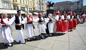 Najveće šokačko kolo